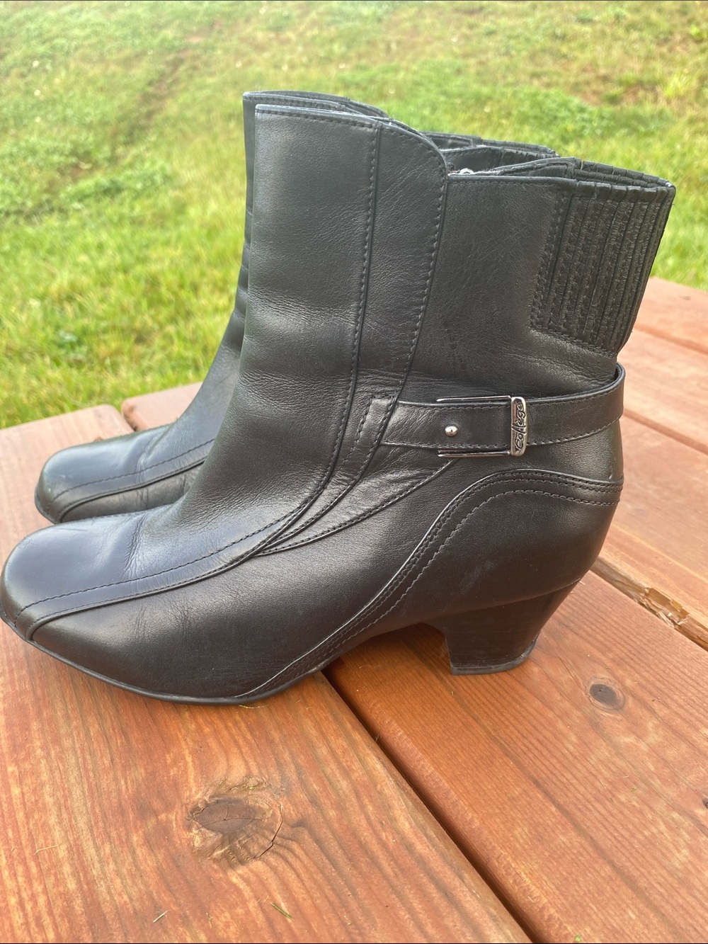 AQUA COLLEGE Black Leather Heeled Ankle Booties Aqua Protect Size 7.5 Zip Fall